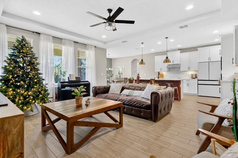 En Venta: $1,135,900 (5 camas, 5 baños, 3416 Pies cuadrados)