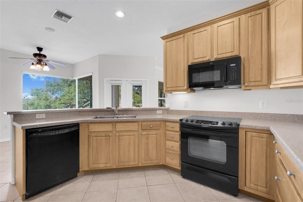 待售: $549,000 (4 贝兹, 3 浴室, 2888 平方英尺)