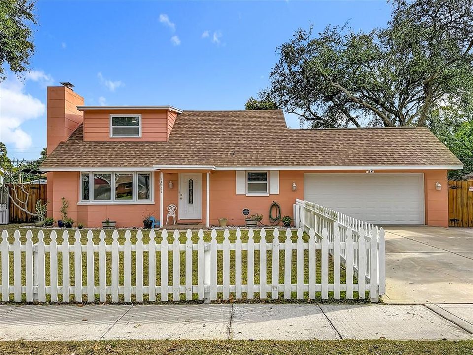 待售: $425,000 (4 贝兹, 1 浴室, 1422 平方英尺)