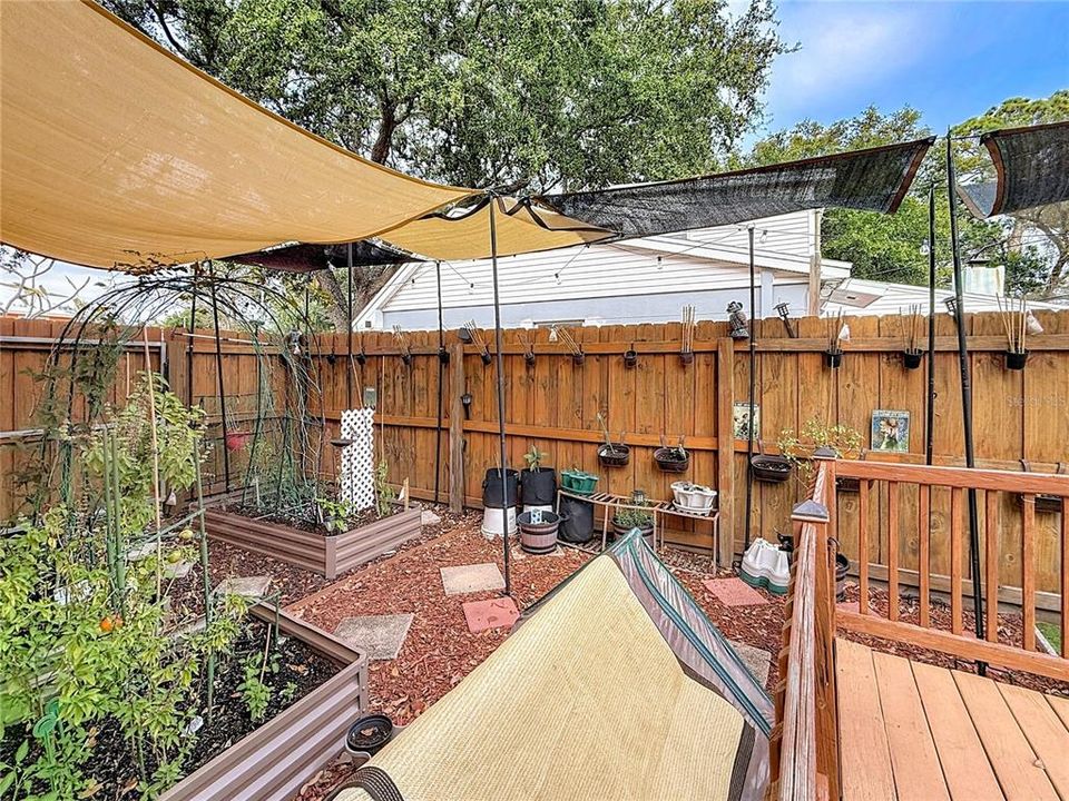 待售: $425,000 (4 贝兹, 1 浴室, 1422 平方英尺)