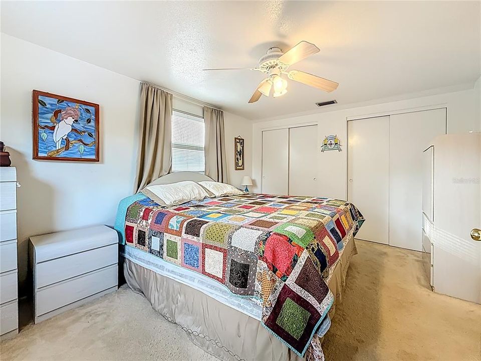 待售: $425,000 (4 贝兹, 1 浴室, 1422 平方英尺)