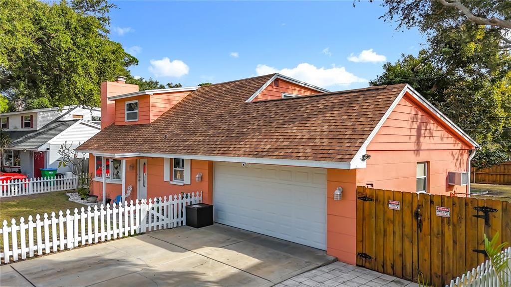 待售: $425,000 (4 贝兹, 1 浴室, 1422 平方英尺)