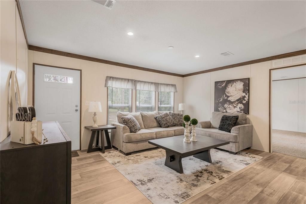 На продажу: $262,500 (4 спален, 2 ванн, 1904 Квадратных фут)