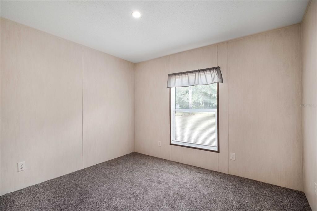 На продажу: $262,500 (4 спален, 2 ванн, 1904 Квадратных фут)