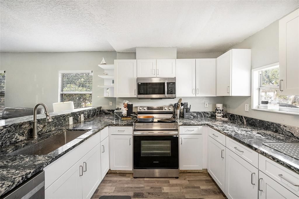 На продажу: $450,000 (3 спален, 2 ванн, 1656 Квадратных фут)