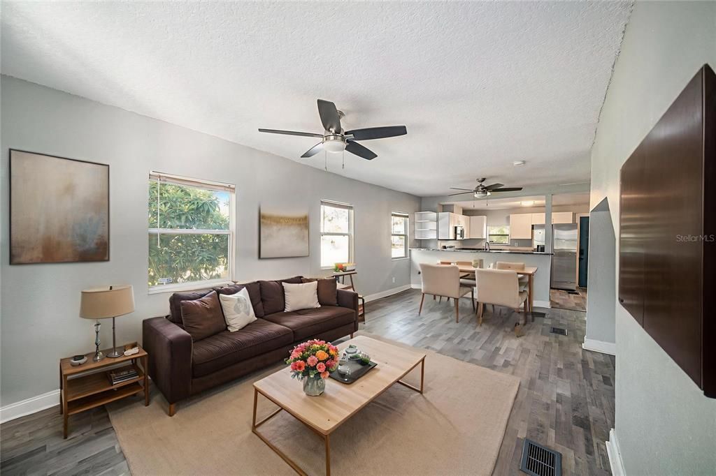 На продажу: $450,000 (3 спален, 2 ванн, 1656 Квадратных фут)