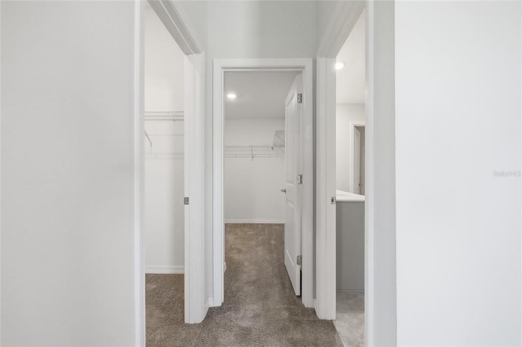 En Venta: $455,000 (4 camas, 3 baños, 2610 Pies cuadrados)