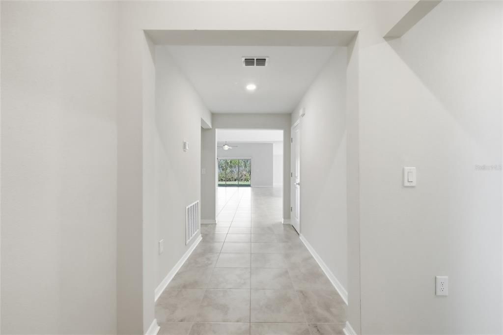 En Venta: $455,000 (4 camas, 3 baños, 2610 Pies cuadrados)