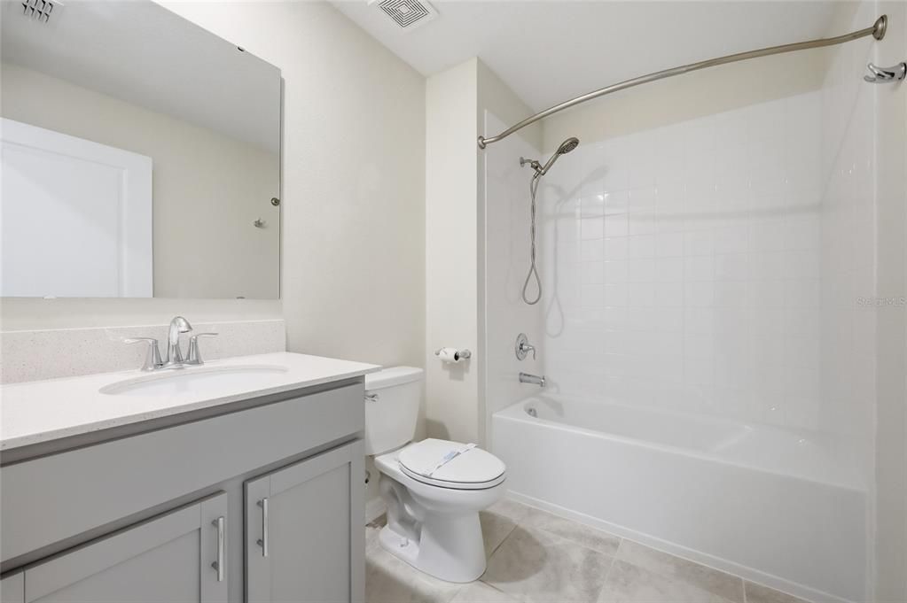 En Venta: $455,000 (4 camas, 3 baños, 2610 Pies cuadrados)