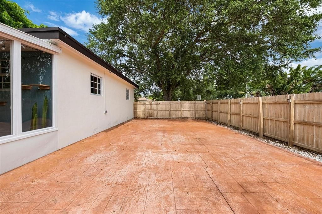 For Sale: $575,000 (3 beds, 2 baths, 1381 Square Feet)