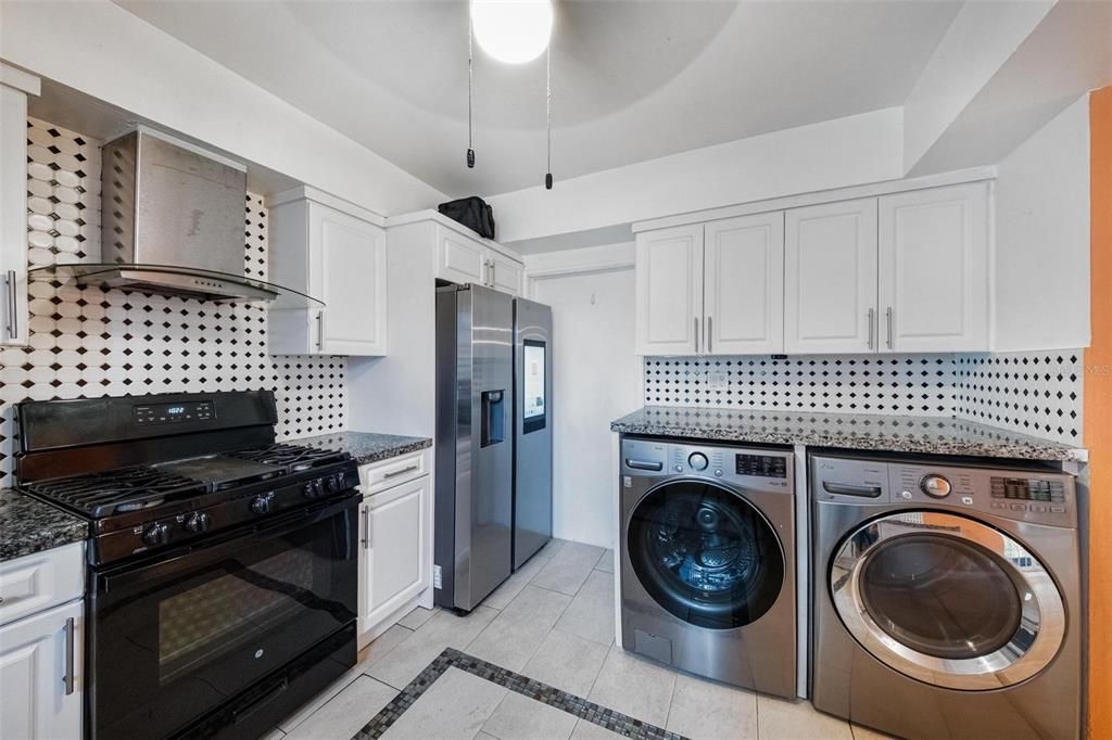 For Sale: $575,000 (3 beds, 2 baths, 1381 Square Feet)