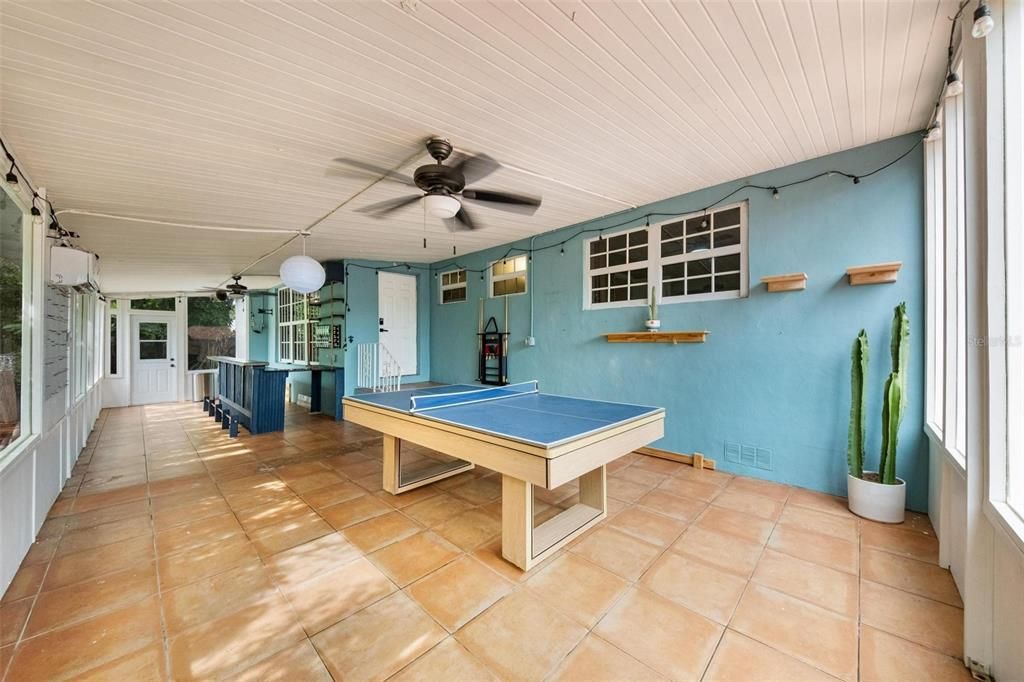 For Sale: $575,000 (3 beds, 2 baths, 1381 Square Feet)