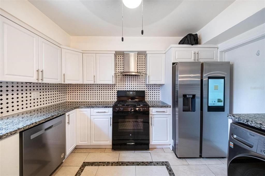 For Sale: $575,000 (3 beds, 2 baths, 1381 Square Feet)