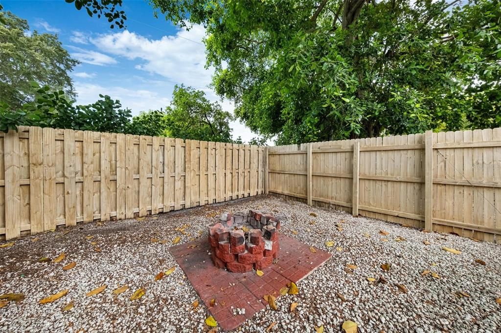 For Sale: $575,000 (3 beds, 2 baths, 1381 Square Feet)