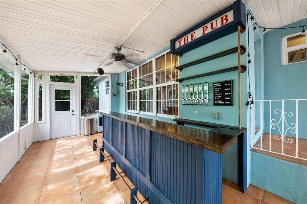 For Sale: $575,000 (3 beds, 2 baths, 1381 Square Feet)