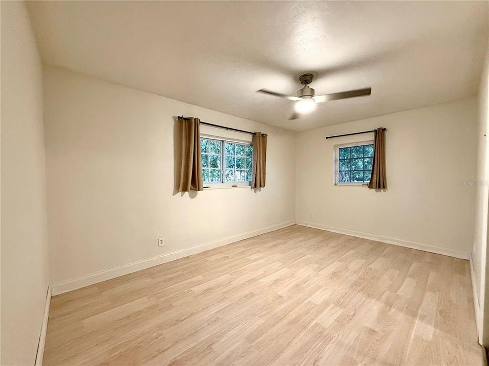 For Sale: $575,000 (3 beds, 2 baths, 1381 Square Feet)