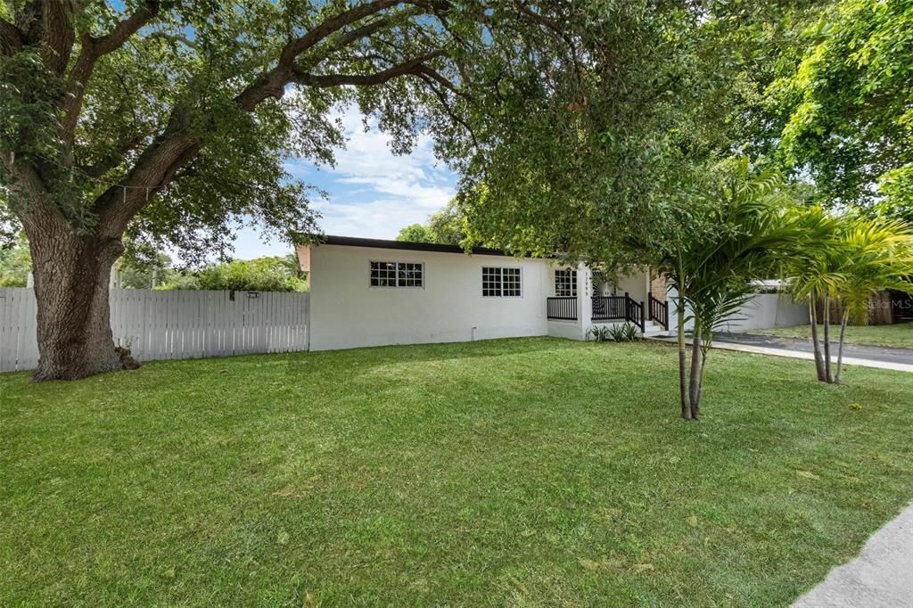 For Sale: $575,000 (3 beds, 2 baths, 1381 Square Feet)