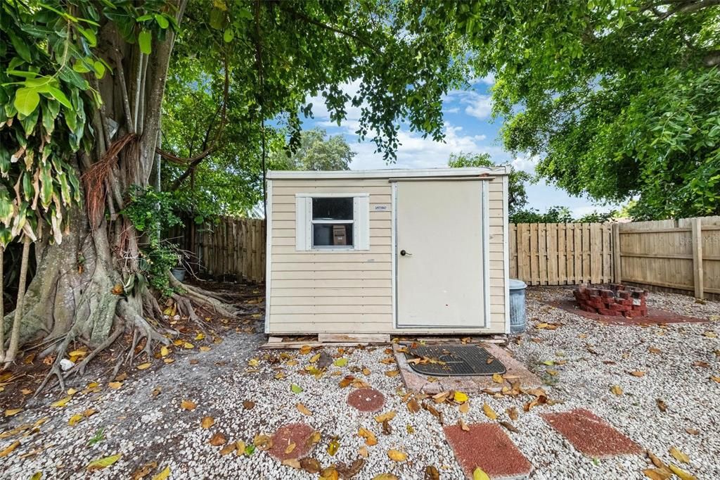 For Sale: $575,000 (3 beds, 2 baths, 1381 Square Feet)