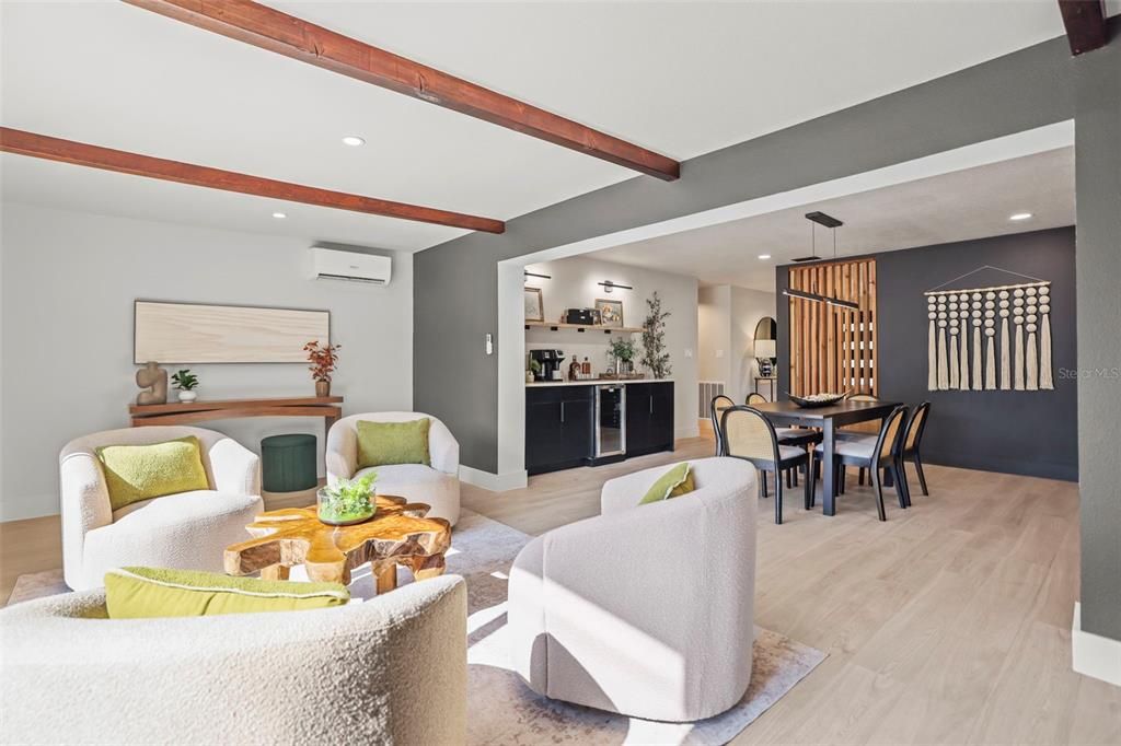 En Venta: $899,000 (4 camas, 2 baños, 1933 Pies cuadrados)