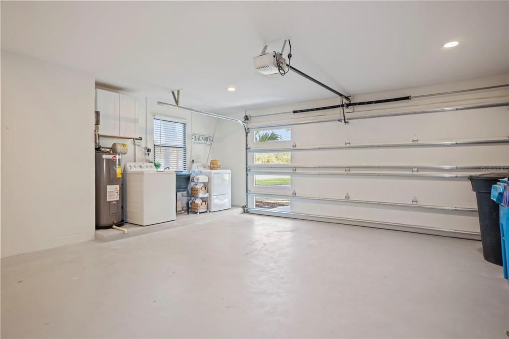 En Venta: $899,000 (4 camas, 2 baños, 1933 Pies cuadrados)