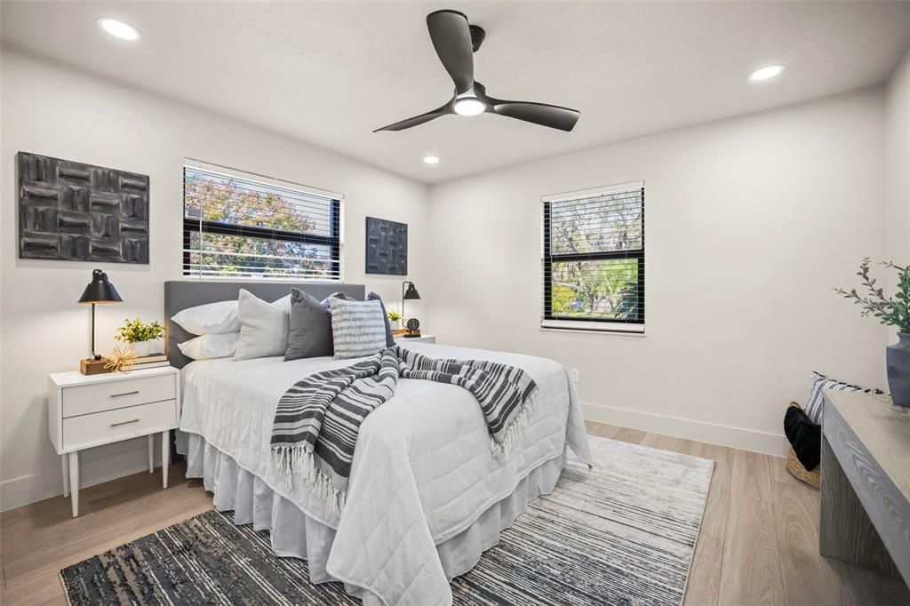 En Venta: $899,000 (4 camas, 2 baños, 1933 Pies cuadrados)