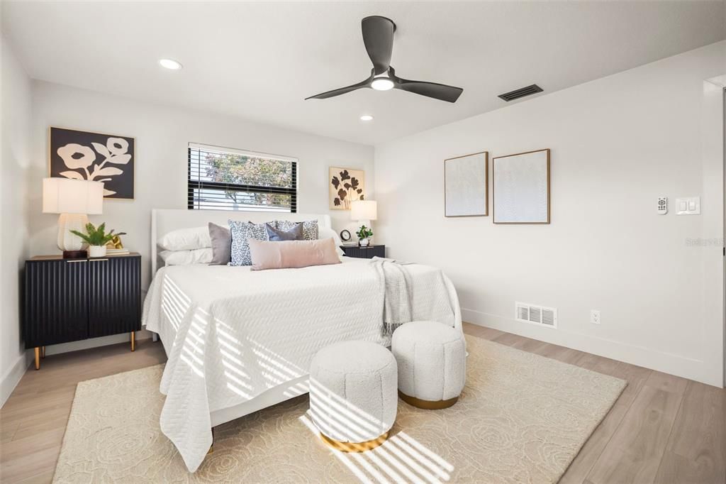 En Venta: $899,000 (4 camas, 2 baños, 1933 Pies cuadrados)