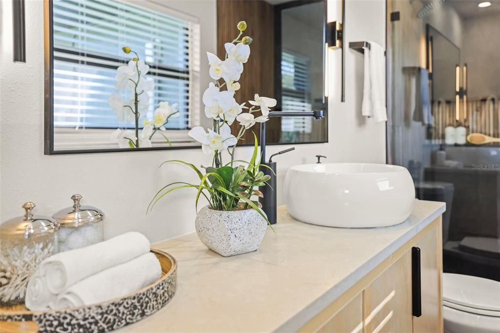 En Venta: $899,000 (4 camas, 2 baños, 1933 Pies cuadrados)