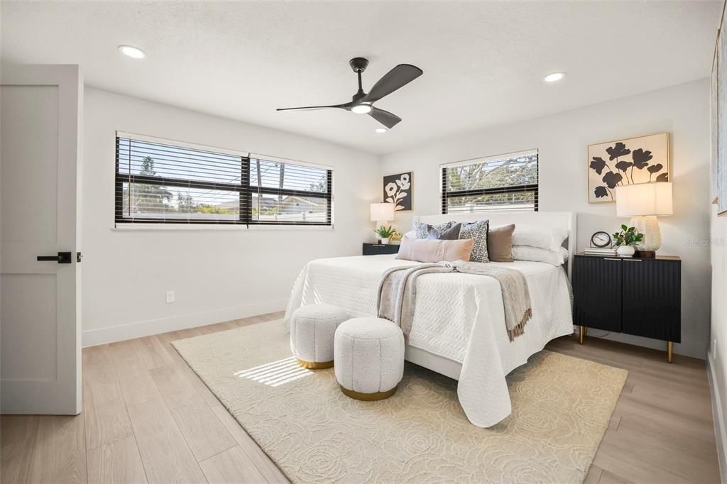 En Venta: $899,000 (4 camas, 2 baños, 1933 Pies cuadrados)