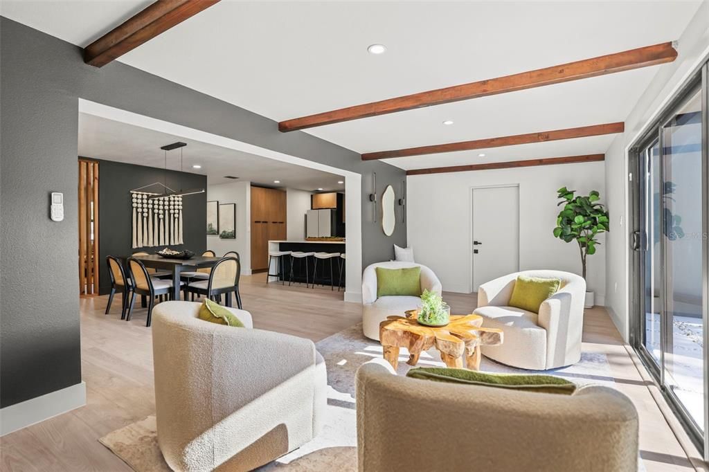 En Venta: $899,000 (4 camas, 2 baños, 1933 Pies cuadrados)