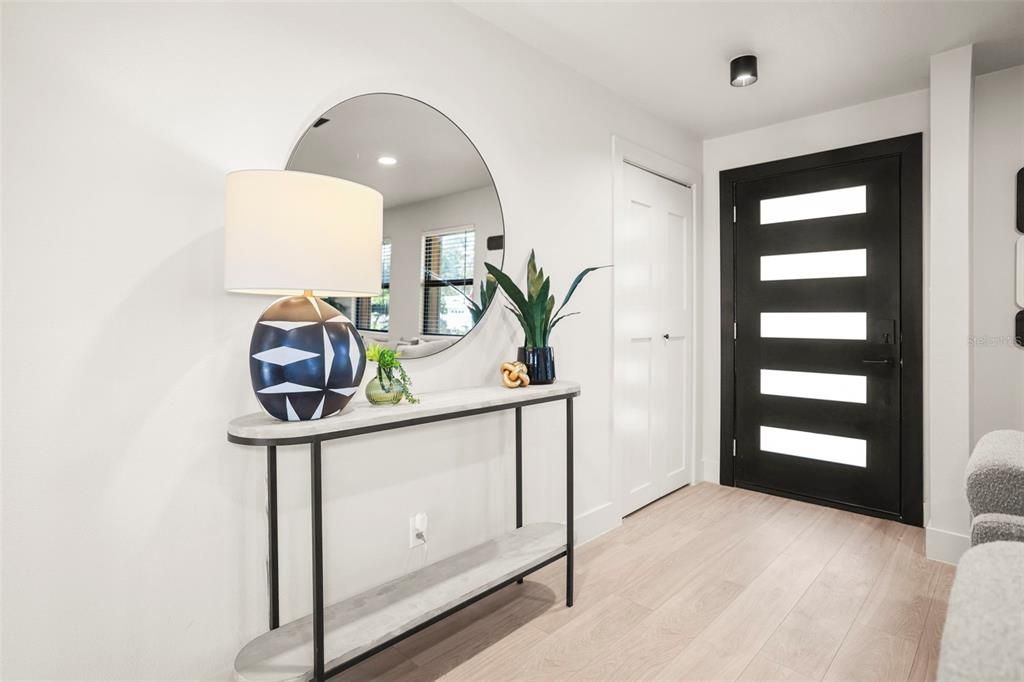 En Venta: $899,000 (4 camas, 2 baños, 1933 Pies cuadrados)