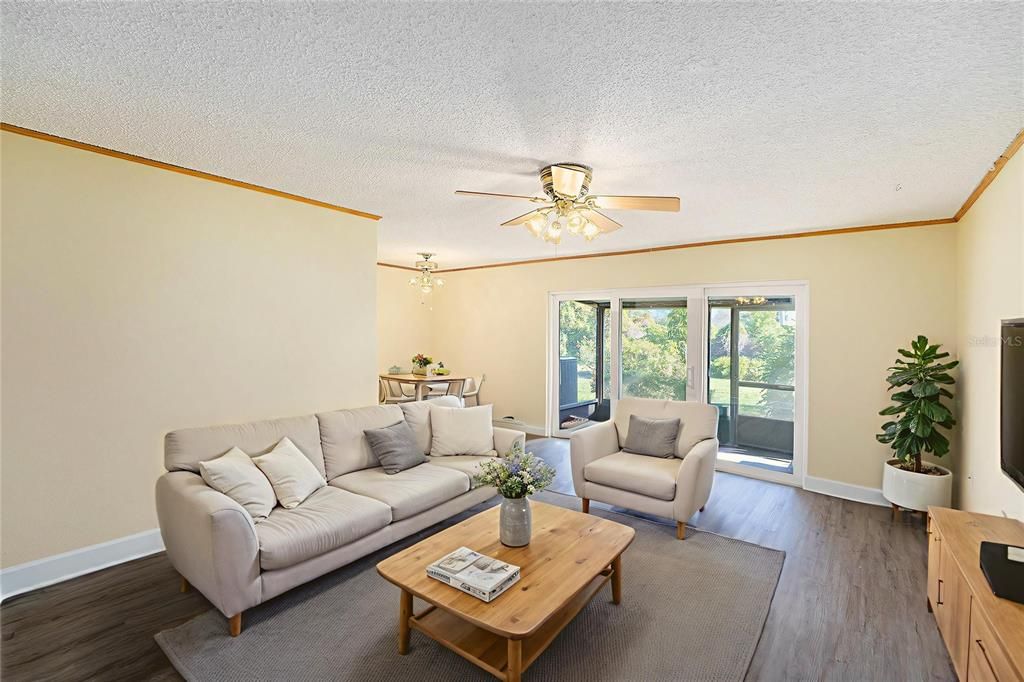 На продажу: $115,000 (1 спален, 1 ванн, 735 Квадратных фут)