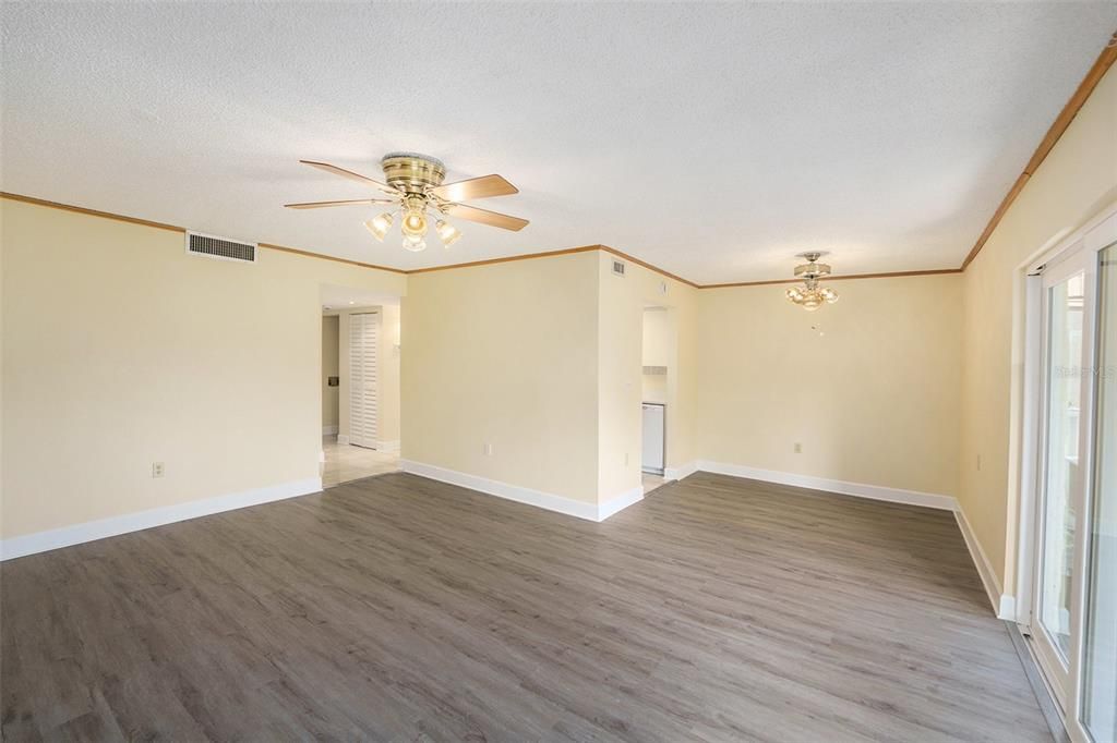 На продажу: $115,000 (1 спален, 1 ванн, 735 Квадратных фут)