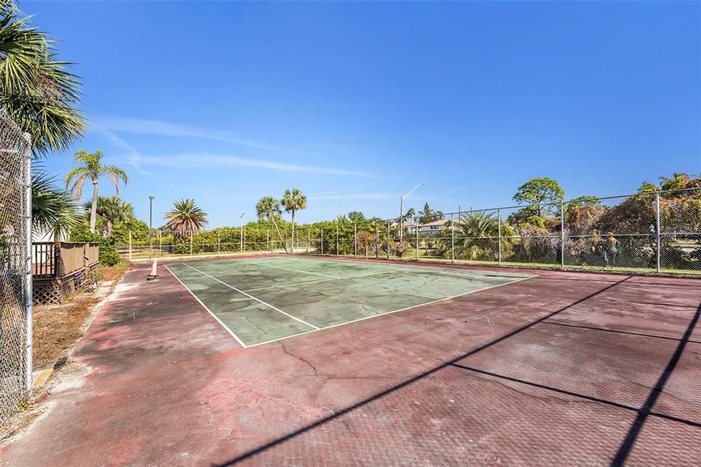 На продажу: $115,000 (1 спален, 1 ванн, 735 Квадратных фут)