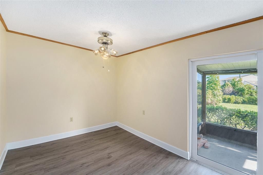 На продажу: $115,000 (1 спален, 1 ванн, 735 Квадратных фут)