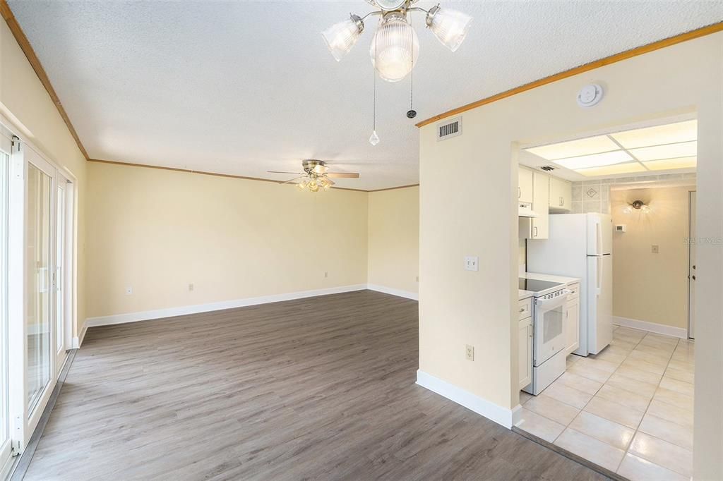 На продажу: $115,000 (1 спален, 1 ванн, 735 Квадратных фут)