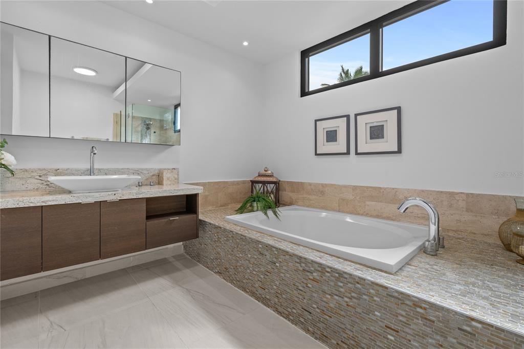 待售: $4,450,000 (4 贝兹, 3 浴室, 4200 平方英尺)