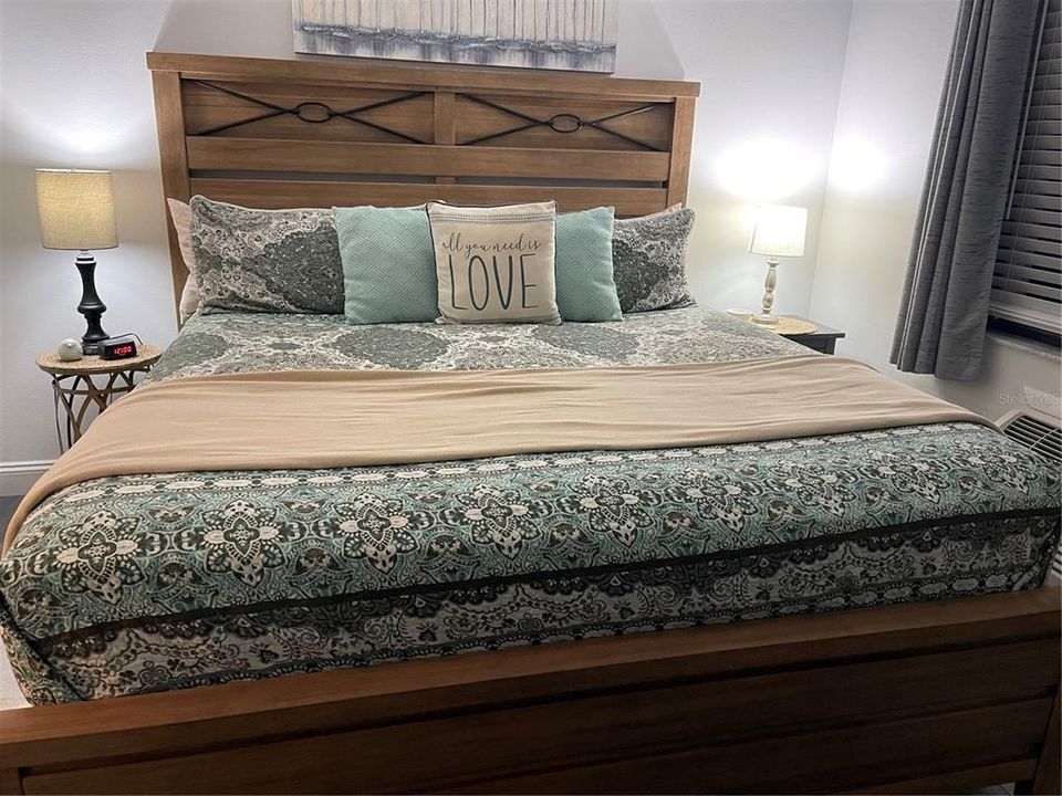 For Sale: $139,900 (1 beds, 1 baths, 456 Square Feet)