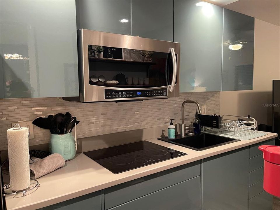 For Sale: $139,900 (1 beds, 1 baths, 456 Square Feet)