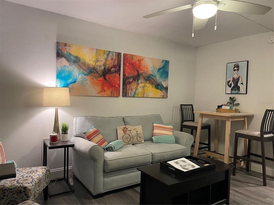 For Sale: $139,900 (1 beds, 1 baths, 456 Square Feet)