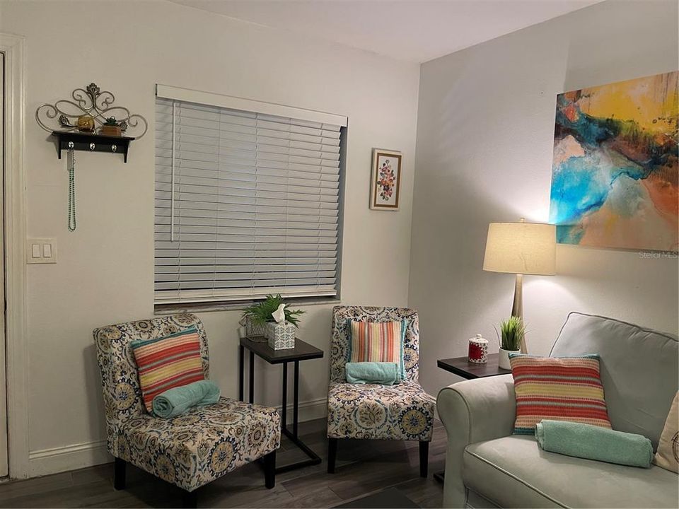 For Sale: $139,900 (1 beds, 1 baths, 456 Square Feet)