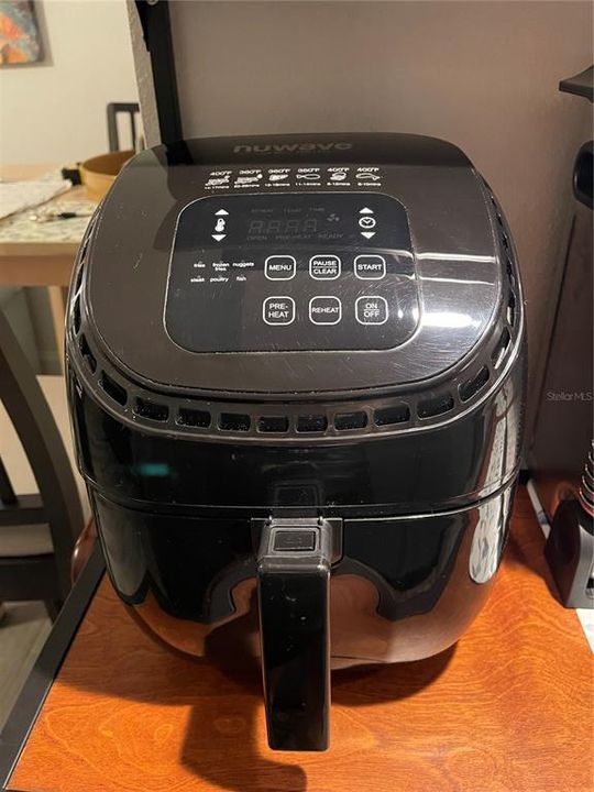 For Sale: $139,900 (1 beds, 1 baths, 456 Square Feet)