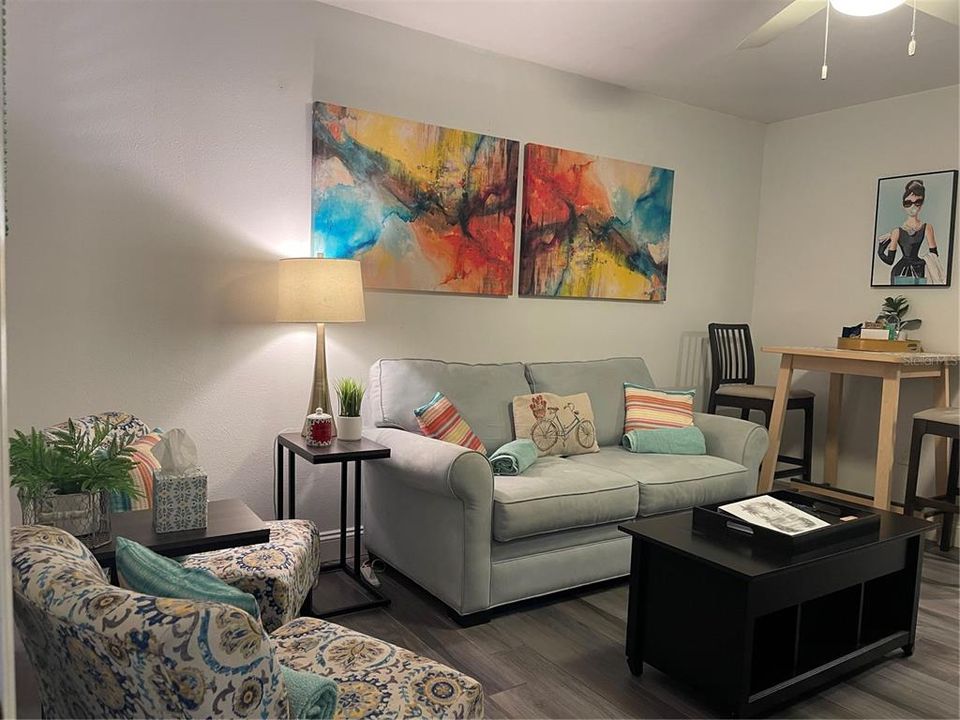 For Sale: $139,900 (1 beds, 1 baths, 456 Square Feet)