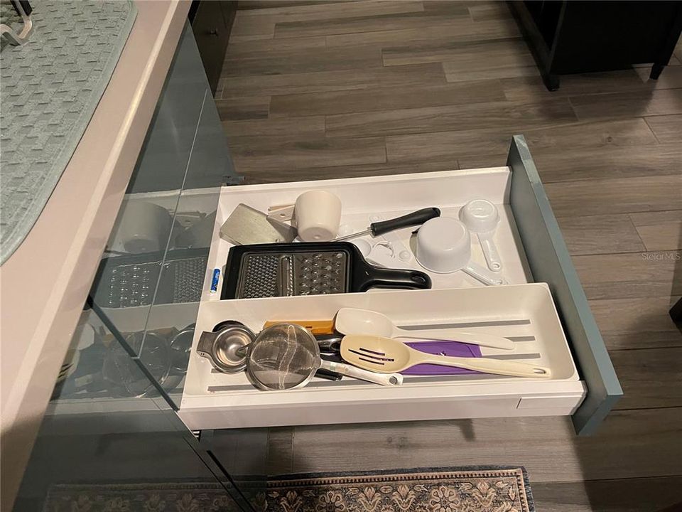 For Sale: $139,900 (1 beds, 1 baths, 456 Square Feet)