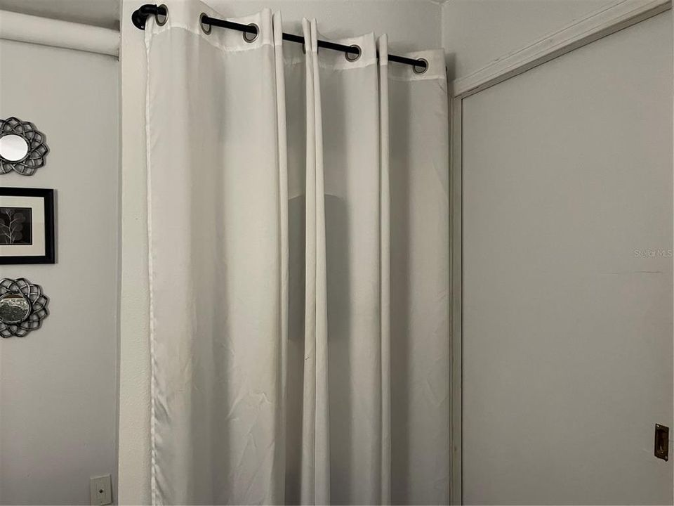 For Sale: $139,900 (1 beds, 1 baths, 456 Square Feet)