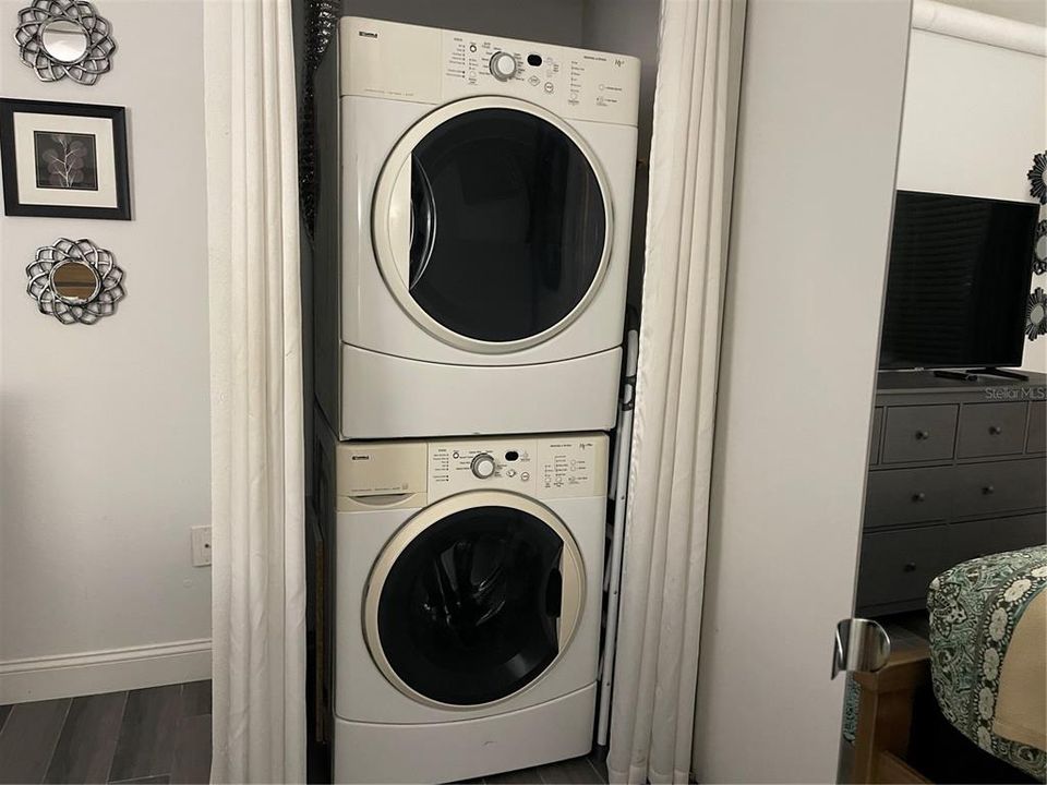 For Sale: $139,900 (1 beds, 1 baths, 456 Square Feet)