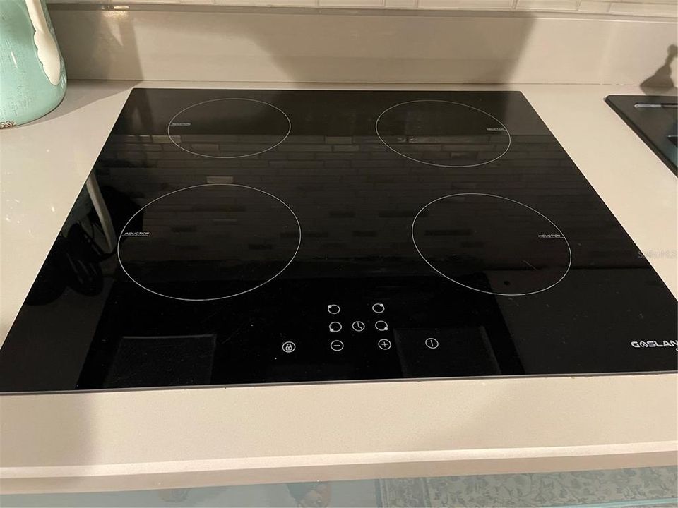 For Sale: $139,900 (1 beds, 1 baths, 456 Square Feet)