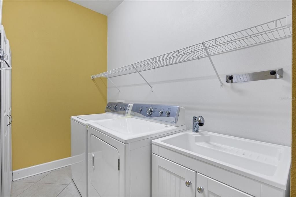 待售: $345,000 (2 贝兹, 2 浴室, 1558 平方英尺)