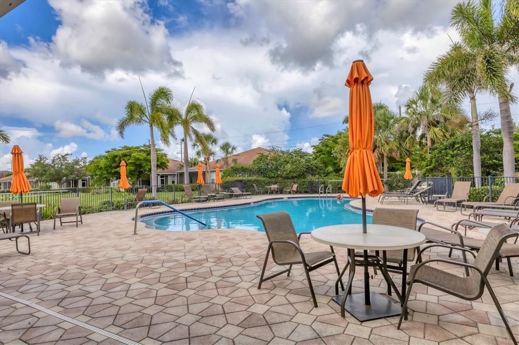 待售: $345,000 (2 贝兹, 2 浴室, 1558 平方英尺)