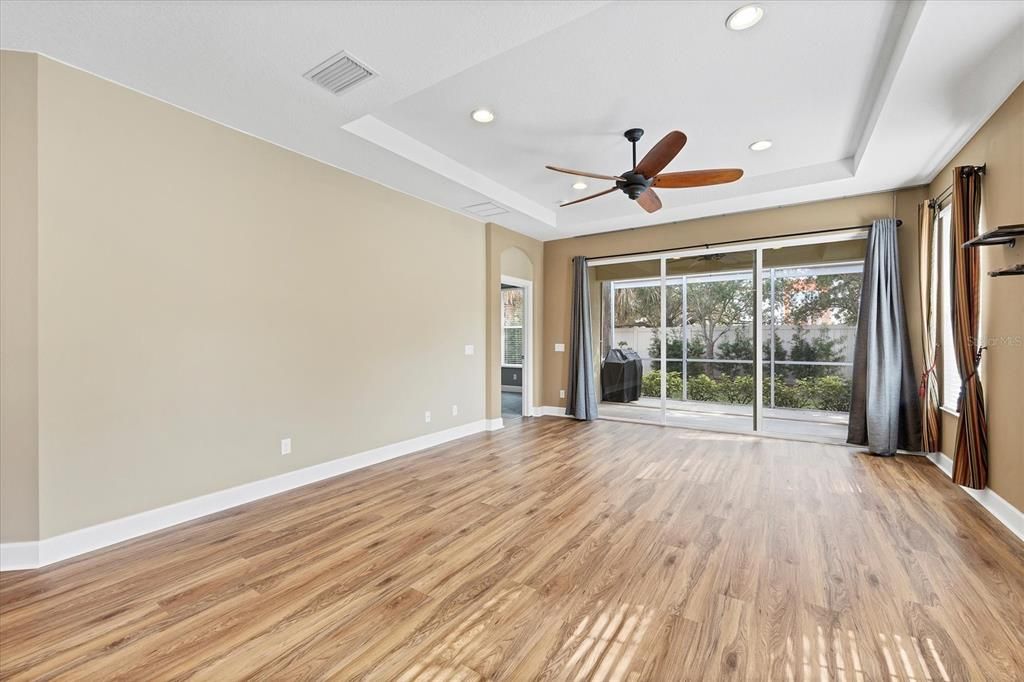 待售: $345,000 (2 贝兹, 2 浴室, 1558 平方英尺)