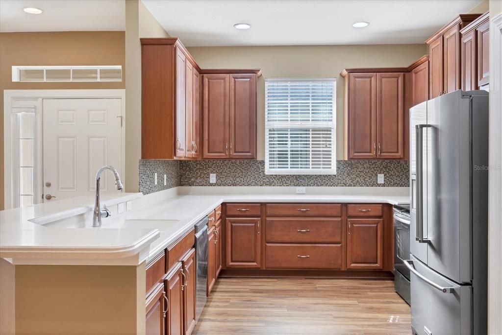 待售: $345,000 (2 贝兹, 2 浴室, 1558 平方英尺)